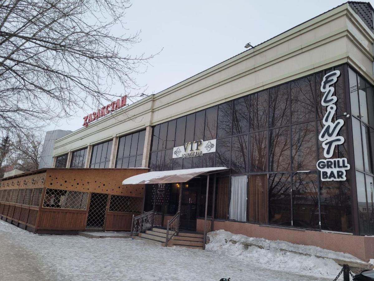 1 Комнатные Апартаменты На Садуакасова 24 Kokşetau Exterior foto